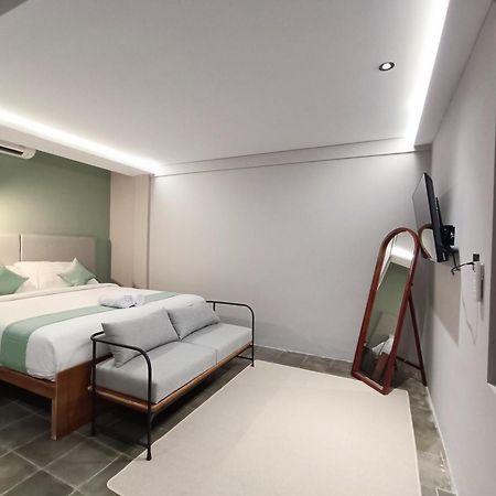 Fx Stay & Coffee Yogyakarta Exterior foto